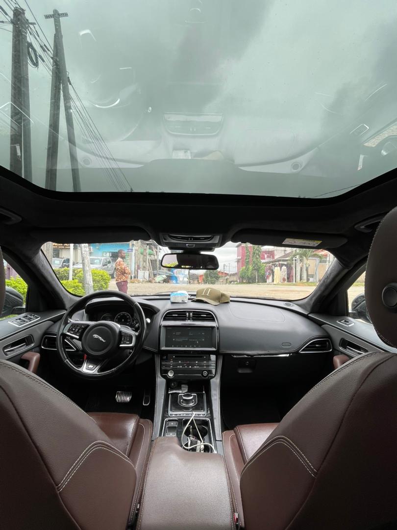 Jaguar F-pace