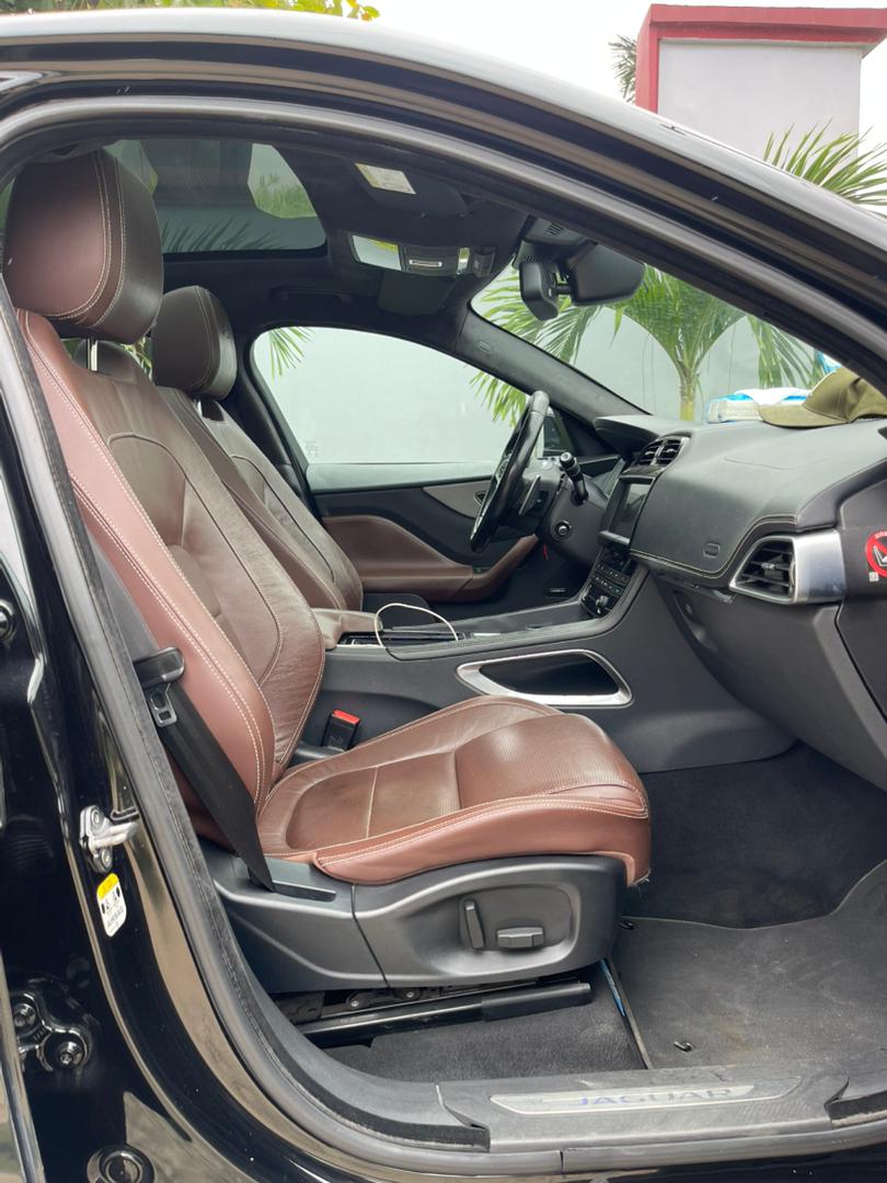 Jaguar F-pace